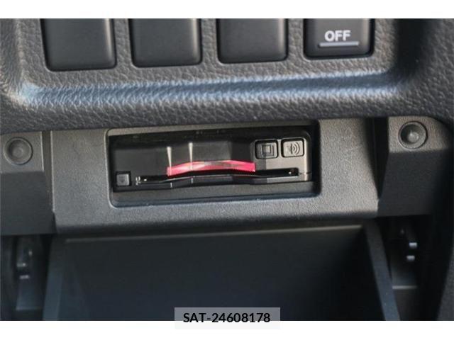 Nissan ELGRAND 2023-06 8524756-3
