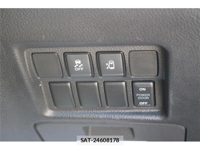 Nissan ELGRAND 2023-06 8524756-4