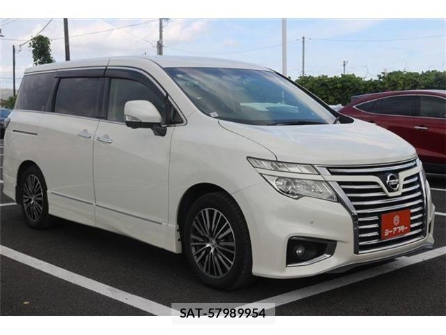 Nissan ELGRAND 2015-03 8524767-12