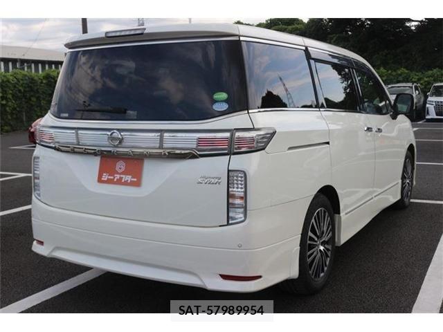 Nissan ELGRAND 2015-03 8524767-15
