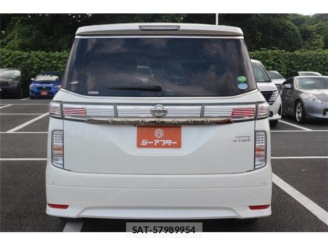 Nissan ELGRAND 2015-03 8524767-16