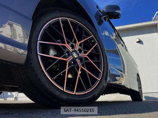 Nissan ELGRAND 2018-09 8524755-14