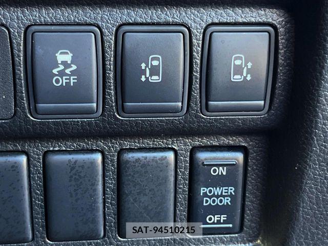 Nissan ELGRAND 2018-09 8524755-4