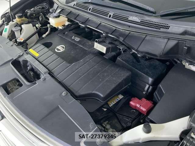 Nissan ELGRAND 2014-03 8524758-12