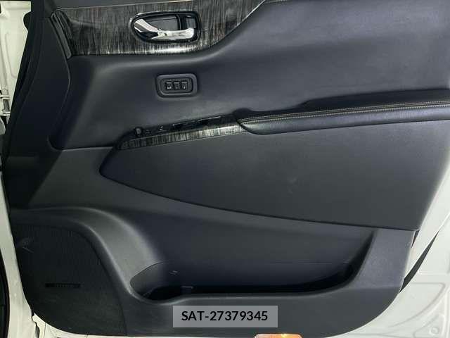 Nissan ELGRAND 2014-03 8524758-14