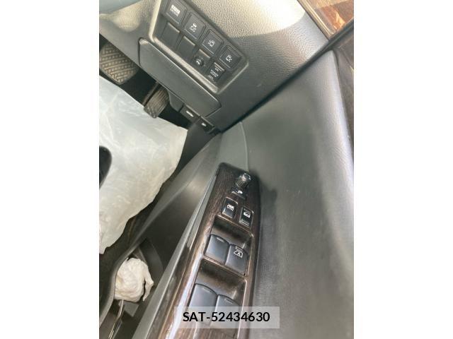 Nissan ELGRAND 2011-08 8528527-16