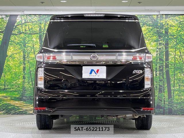Nissan ELGRAND 2018-12 8524759-12
