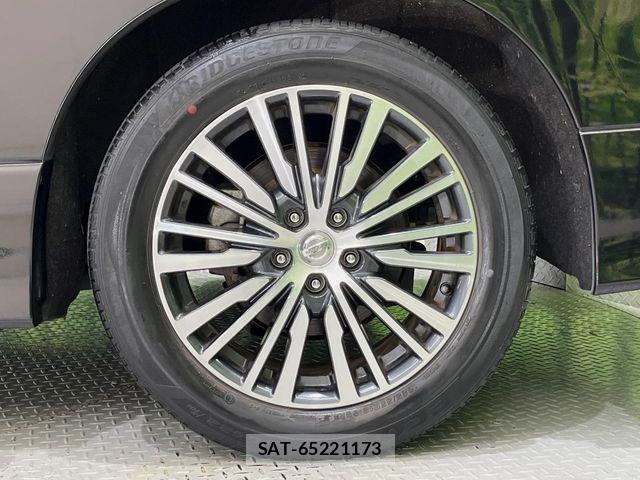 Nissan ELGRAND 2018-12 8524759-3