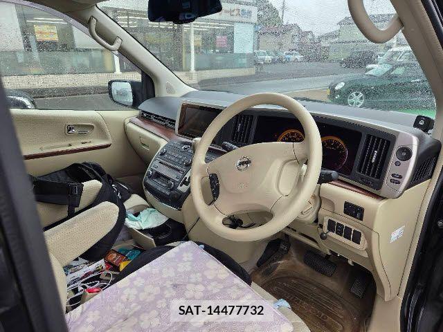 Nissan ELGRAND 2005-09 8561801-1