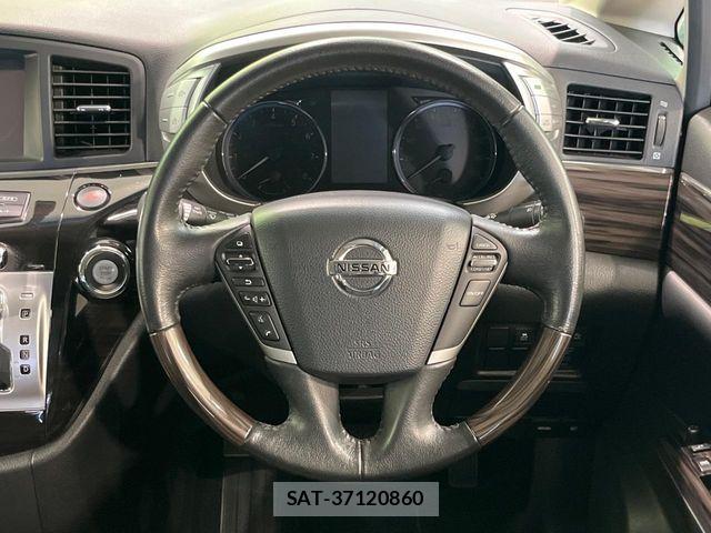 Nissan ELGRAND 2015-08 8626649-11