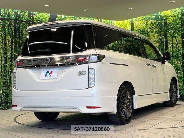 Nissan ELGRAND 2015-08 8626649-17