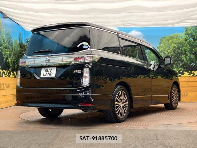 Nissan ELGRAND 2017-08 8626647-17
