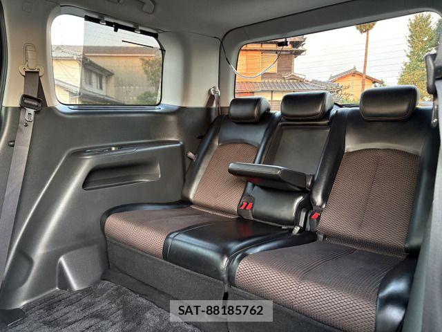 Nissan ELGRAND 2012-02 8626650-16