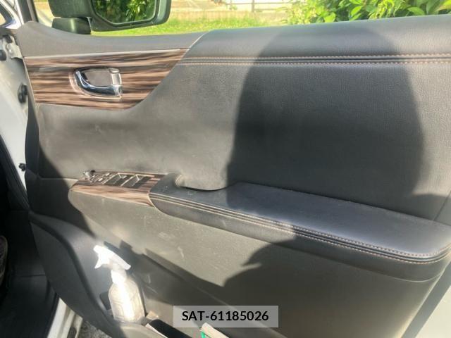 Nissan ELGRAND 2014-11 8626648-14