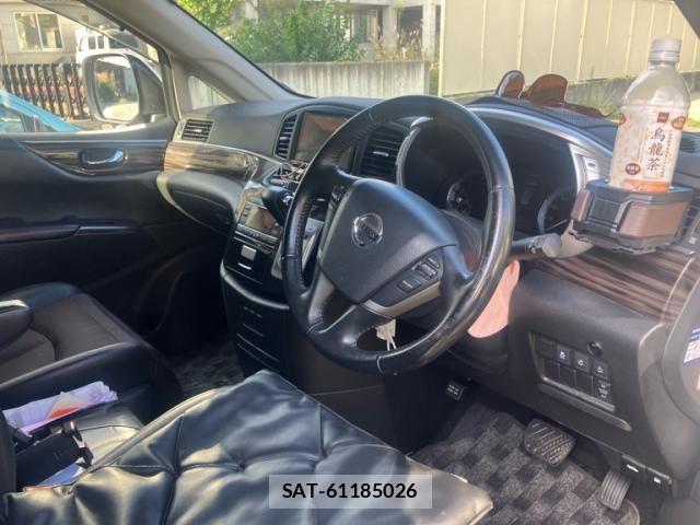 Nissan ELGRAND 2014-11 8626648-15