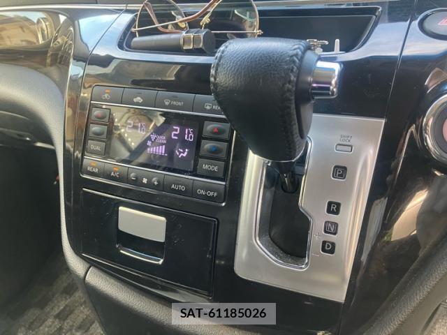 Nissan ELGRAND 2014-11 8626648-24