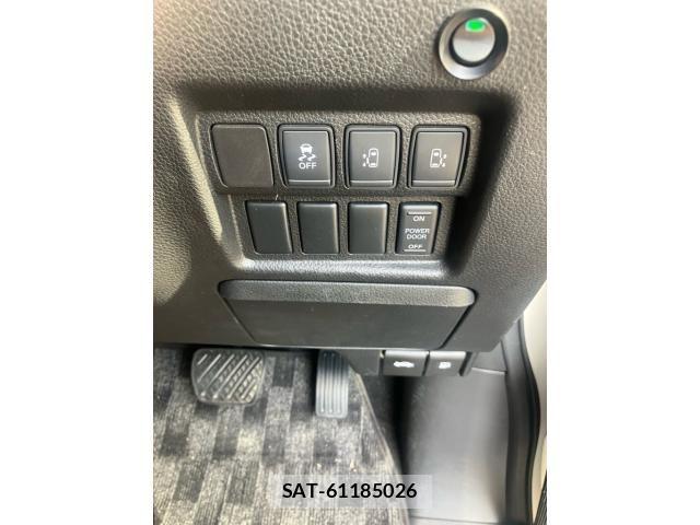 Nissan ELGRAND 2014-11 8626648-27