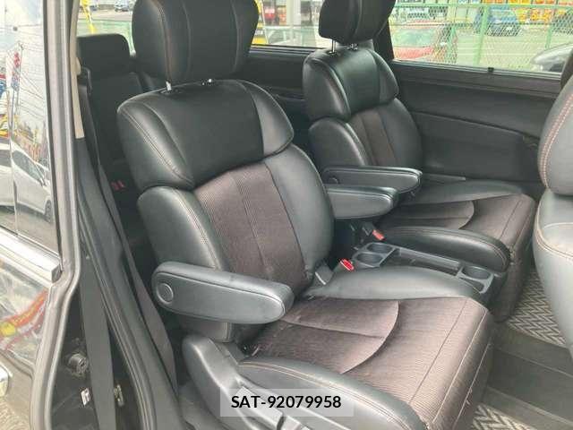 Nissan ELGRAND 2017-11 8658947-11