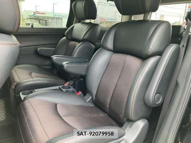 Nissan ELGRAND 2017-11 8658947-12