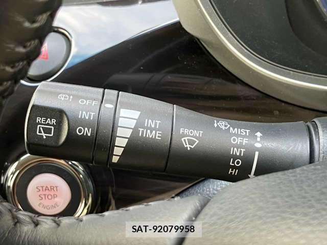 Nissan ELGRAND 2017-11 8658947-19