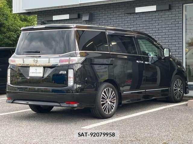 Nissan ELGRAND 2017-11 8658947-5