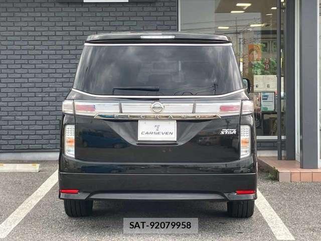 Nissan ELGRAND 2017-11 8658947-6