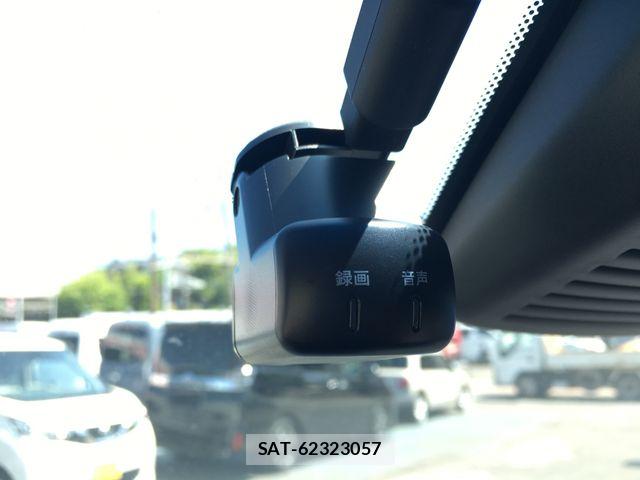 Nissan ELGRAND 2021-07 8658943-15