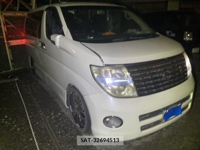 Nissan ELGRAND 2005-04 8666099-1