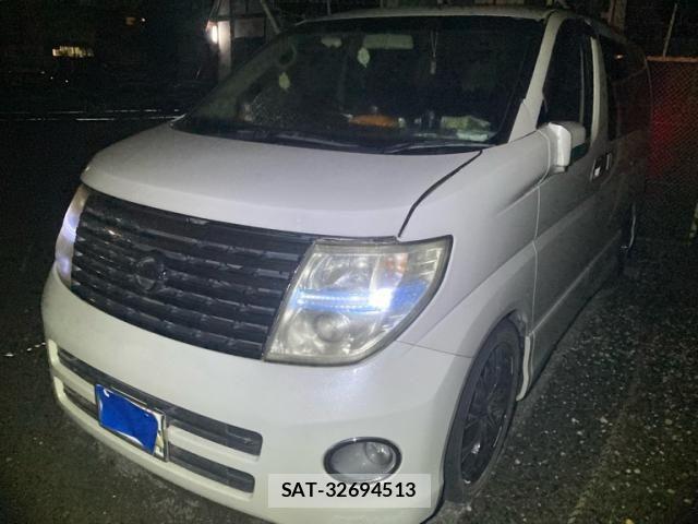 Nissan ELGRAND 2005-04 8666099-2
