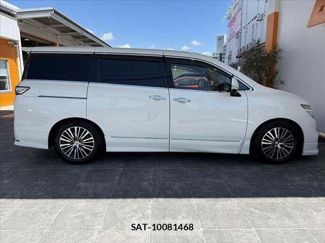 Nissan ELGRAND 2015-08 8658948-11