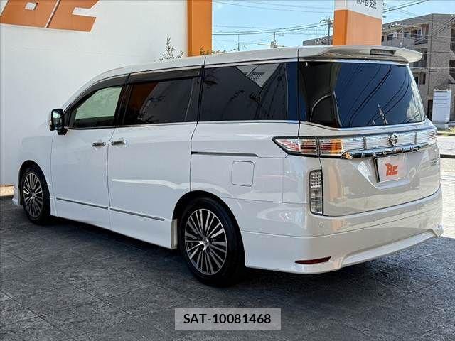 Nissan ELGRAND 2015-08 8658948-12