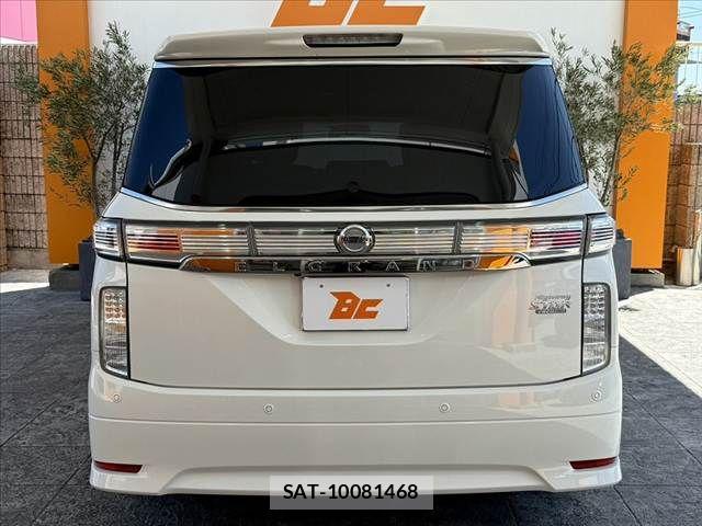 Nissan ELGRAND 2015-08 8658948-13