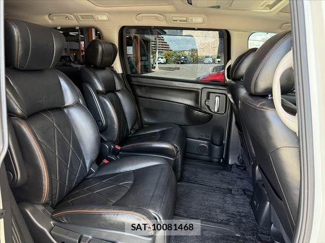 Nissan ELGRAND 2015-08 8658948-17
