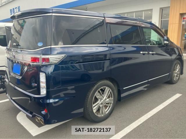 Nissan ELGRAND 2010-10 8658956-3