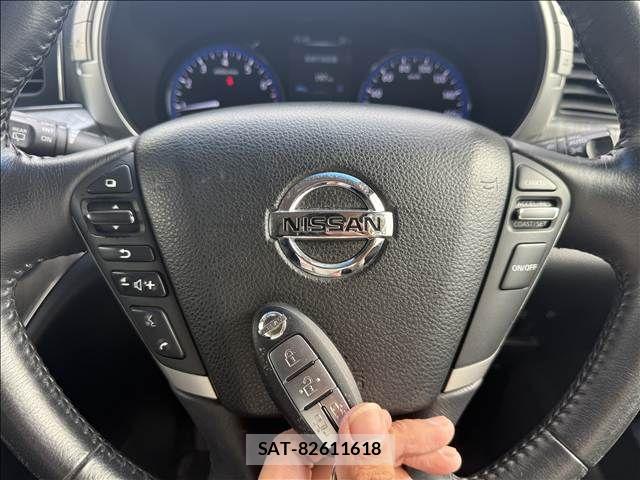 Nissan ELGRAND 2014-05 8666098-17