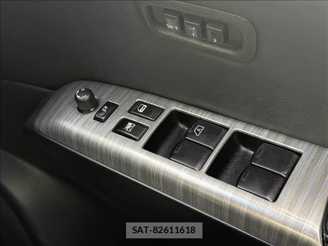 Nissan ELGRAND 2014-05 8666098-28