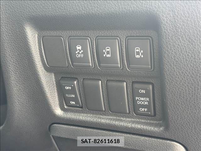 Nissan ELGRAND 2014-05 8666098-3