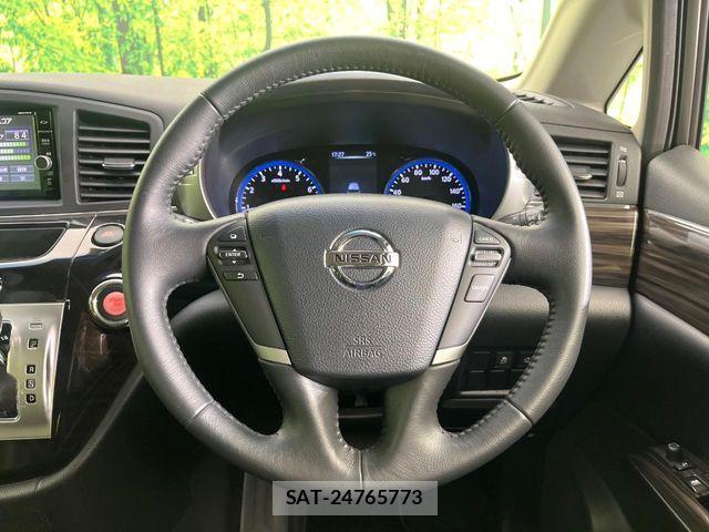 Nissan ELGRAND 2017-09 8658945-10
