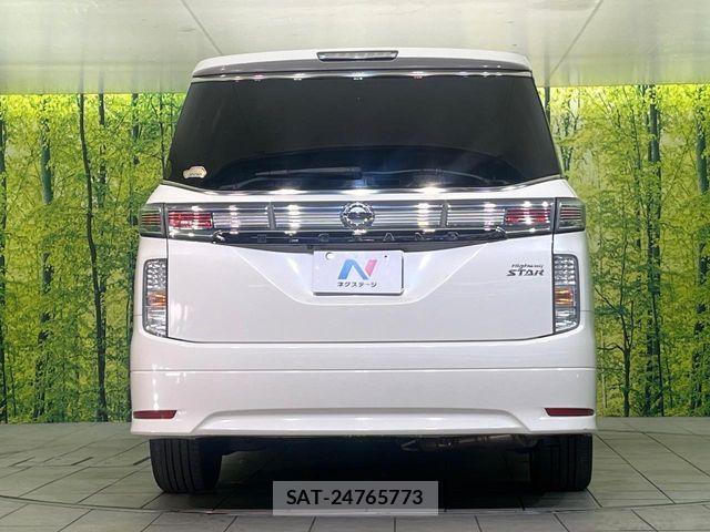 Nissan ELGRAND 2017-09 8658945-14