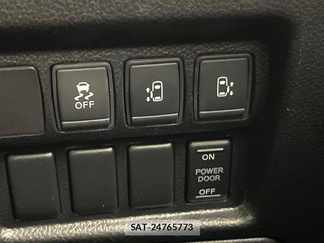 Nissan ELGRAND 2017-09 8658945-5