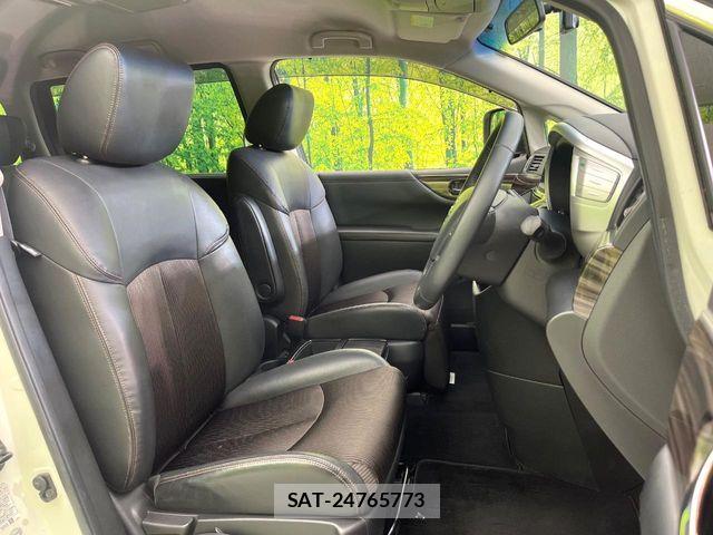 Nissan ELGRAND 2017-09 8658945-6