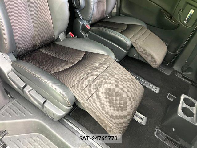 Nissan ELGRAND 2017-09 8658945-7