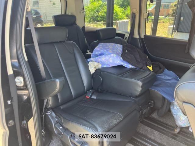 Nissan ELGRAND 2007-11 8658952-11