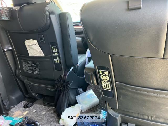 Nissan ELGRAND 2007-11 8658952-12