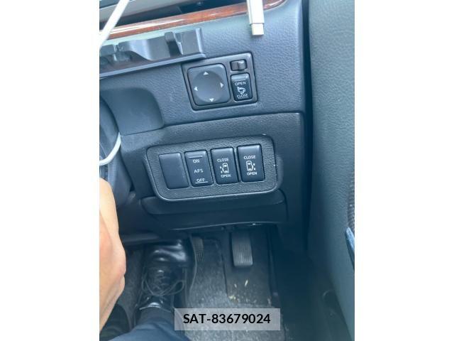 Nissan ELGRAND 2007-11 8658952-18
