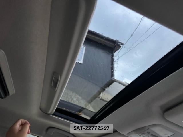 Nissan ELGRAND 2013-10 8666101-11