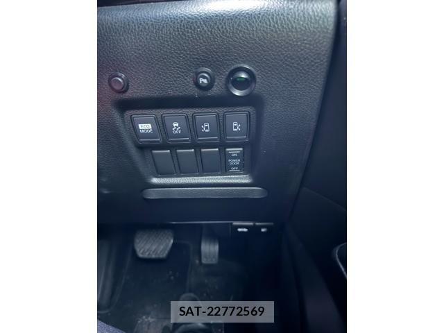 Nissan ELGRAND 2013-10 8666101-12