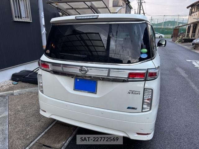 Nissan ELGRAND 2013-10 8666101-1