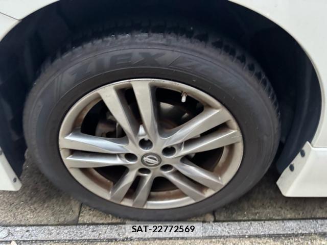 Nissan ELGRAND 2013-10 8666101-6
