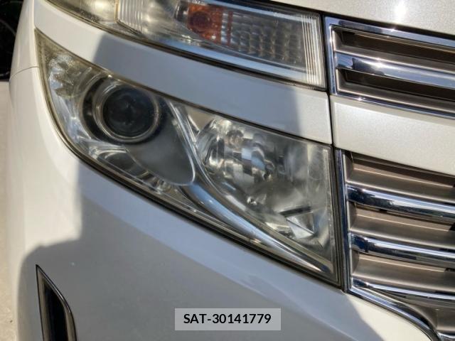 Nissan ELGRAND 2011-09 8658955-10